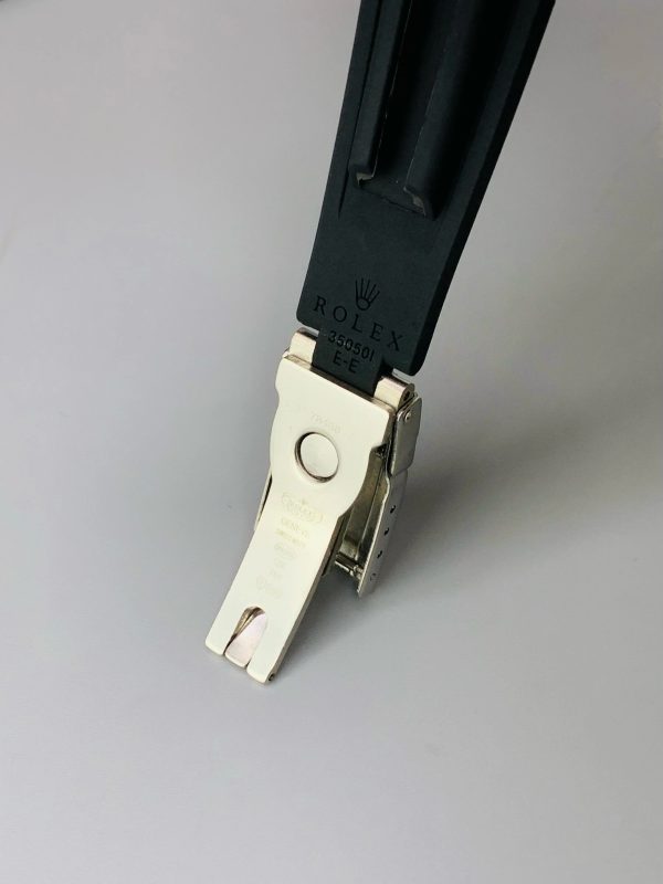 Rolex Oyster Perpetual – Luxury Stainless Steel Dial with Premium Rubber Strap Mayari Super Store