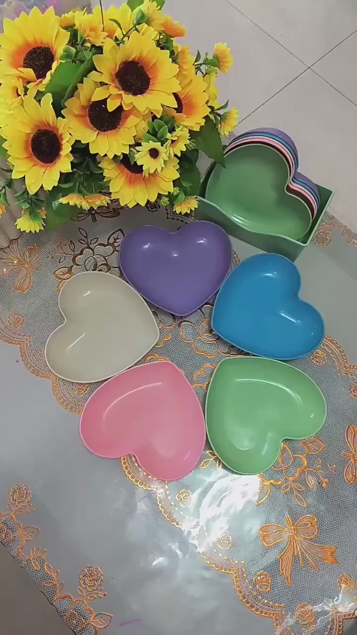 🍽️ 10Pcs Multi-Function Heart Shape Plate Set – Food Grade Plastic